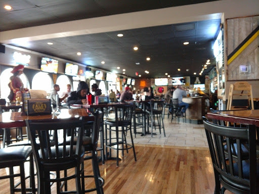 Bar & Grill «River Street Ale House», reviews and photos, 957 Rivers St ...