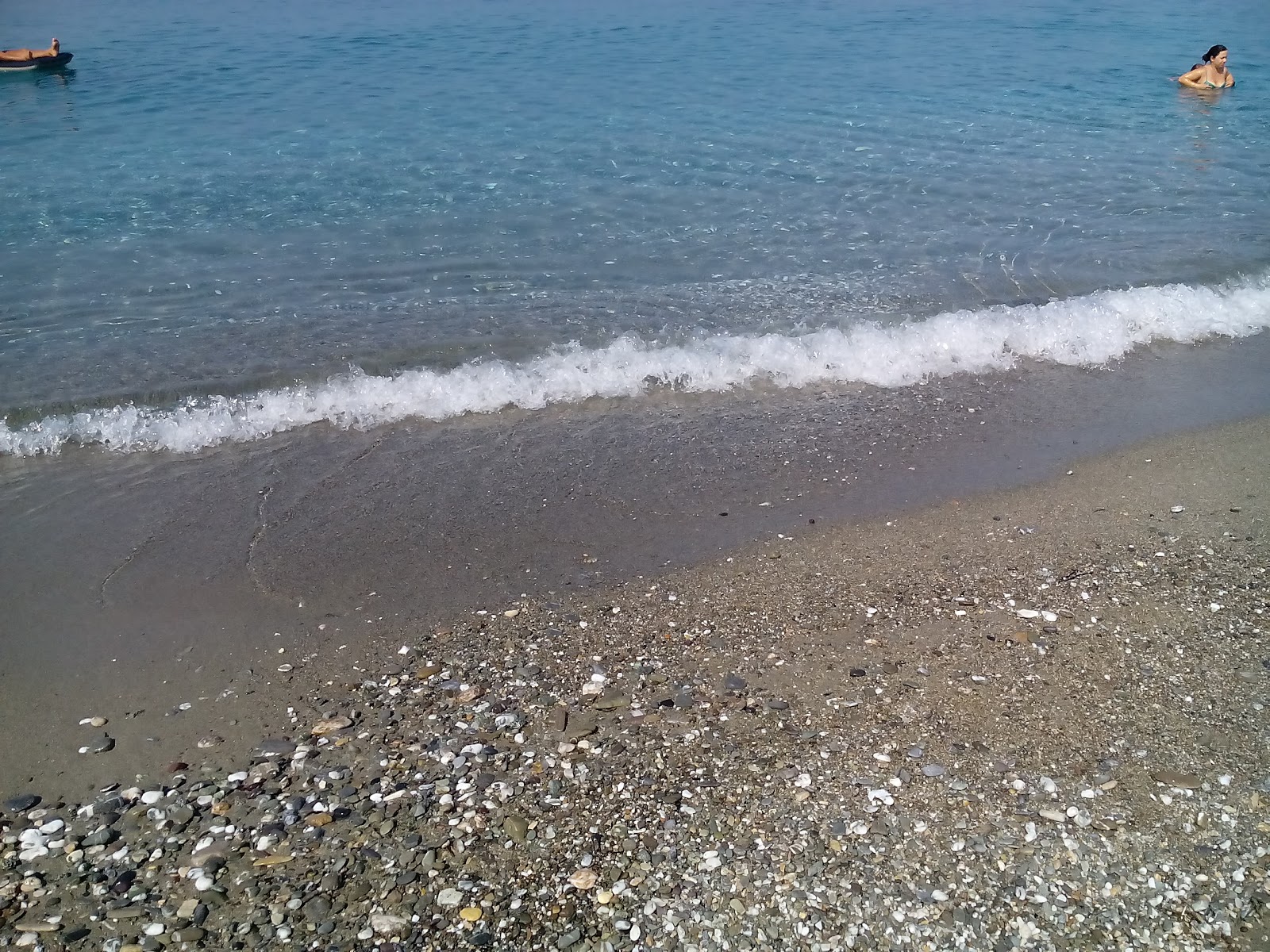 Zdjęcie Sparvasile beach II z powierzchnią niebieska woda