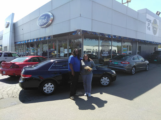 Car Dealer «Kunes Country Ford Stateline Superstore», reviews and photos, 104 IL-173, Antioch, IL 60002, USA
