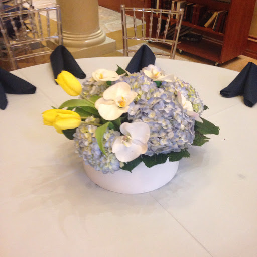 Florist «Aventura Florist», reviews and photos, 20445 Biscayne Blvd, Aventura, FL 33180, USA