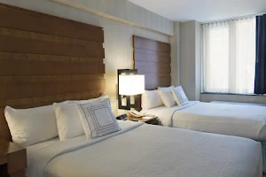 Fairfield Inn & Suites by Marriott New York Manhattan/Fifth Avenue image