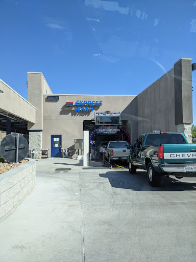 Ride & Shine Express Car Wash en Clovis