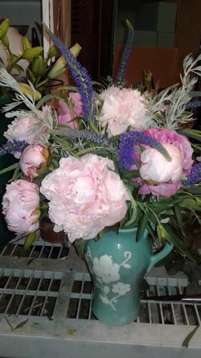 Florist «Old Louisville Flower Studio and Gifts and Events», reviews and photos, 1217 S 4th St, Louisville, KY 40203, USA