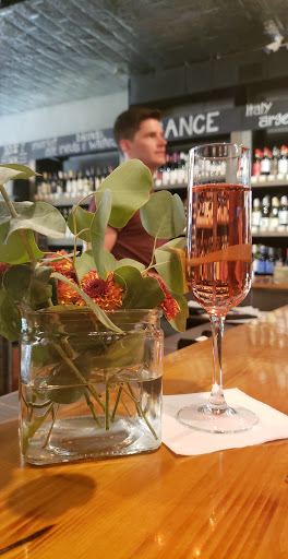 Wine Bar «The Carriage Wine and Market», reviews and photos, 121 E Mobile St, Florence, AL 35630, USA