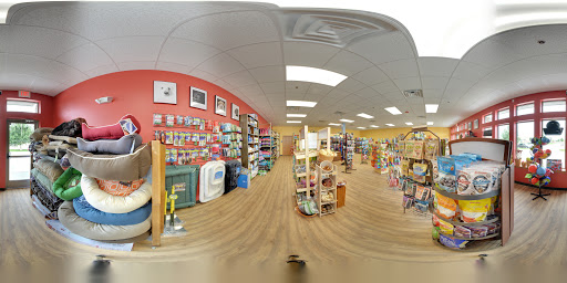 Pet Supply Store «Leash on Life, Pet Supplies», reviews and photos, 650 Pacha Pkwy #5, North Liberty, IA 52317, USA