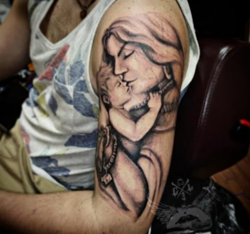 Tattoo Shop «C&L Tattoo Studio and Body Piercing», reviews and photos, 4807 Mahoning Ave, Warren, OH 44483, USA