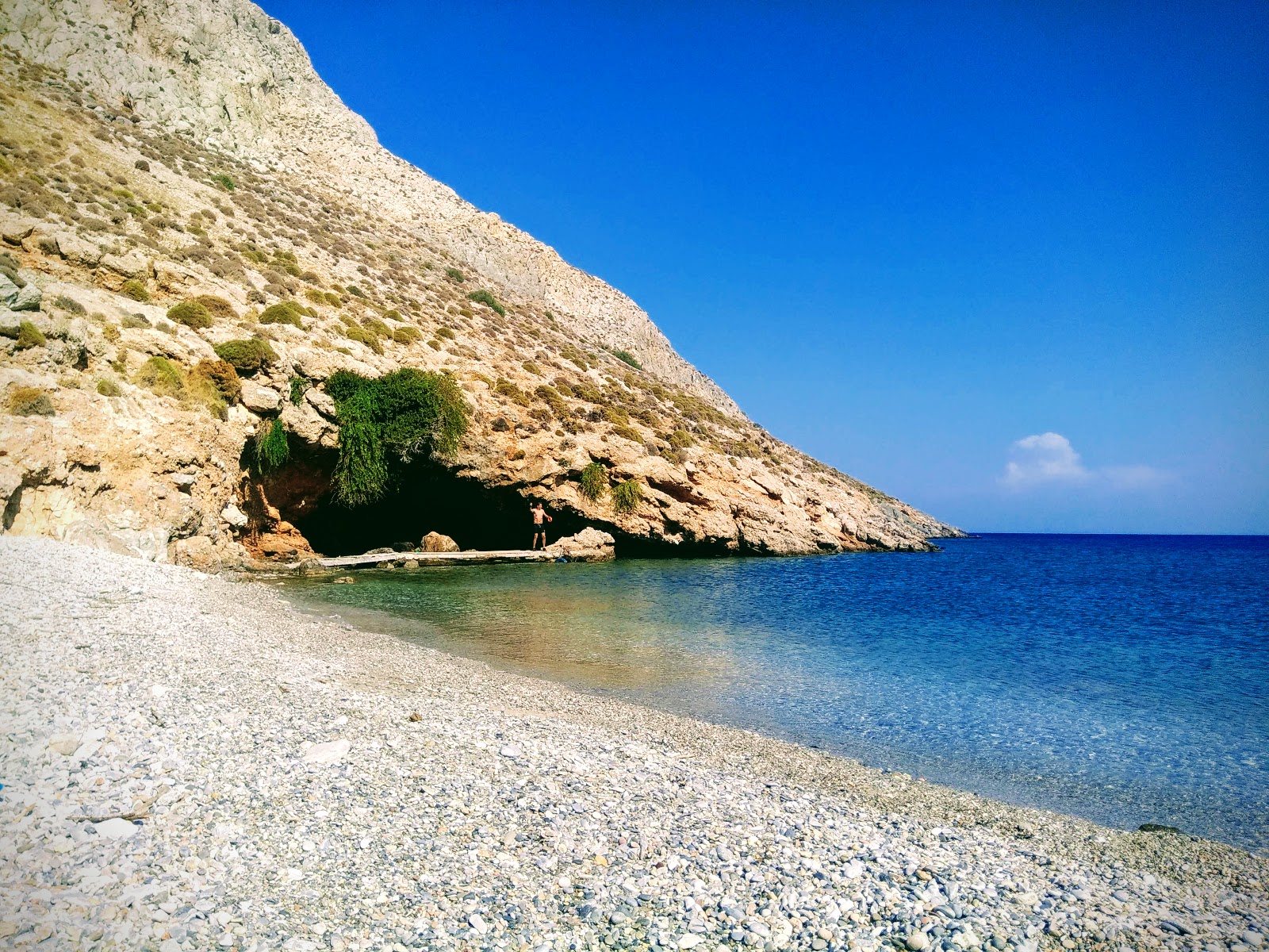 Foto van Hidden beach met lichte kiezelsteen oppervlakte