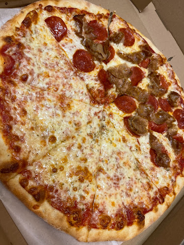 #10 best pizza place in Fayetteville - Litty's Pizza