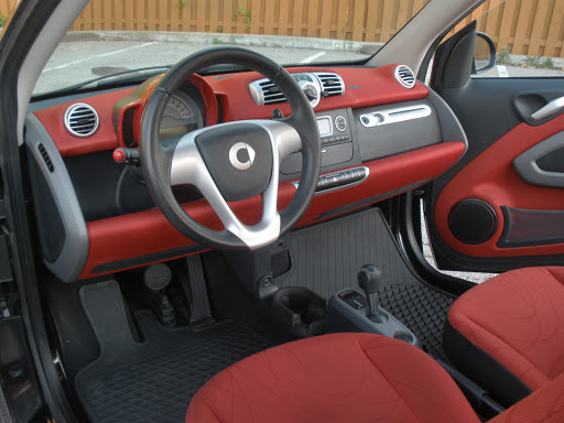 Used Car Dealer «Autobahn», reviews and photos, 1111 Westport Rd, Kansas City, MO 64111, USA