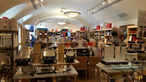 Kitchen Supply Store «Williams-Sonoma», reviews and photos, 142 S Lake Ave, Pasadena, CA 91101, USA