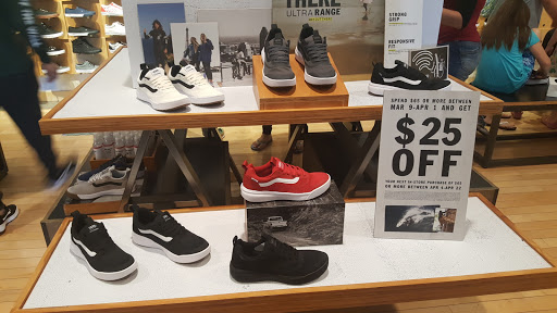 Shoe Store «Vans», reviews and photos, 9736 W Northern Ave, Peoria, AZ 85345, USA