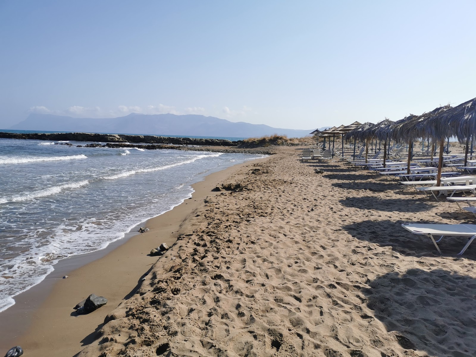 Photo de Plaka beach II zone des équipements