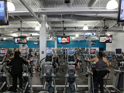 Crunch Fitness - Daly City - 60 Serramonte Center, Daly City, CA 94015
