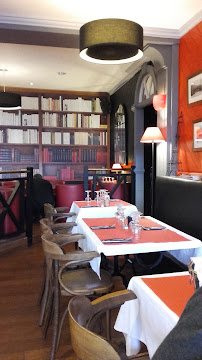 Atmosphère du Restaurant Le Café de Paris à Honfleur - n°15