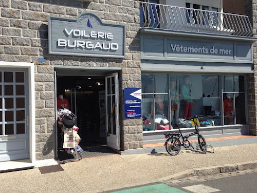 Magasin d'équipements et accessoires nautiques Voilerie Burgaud Uship Noirmoutier-en-l'Île