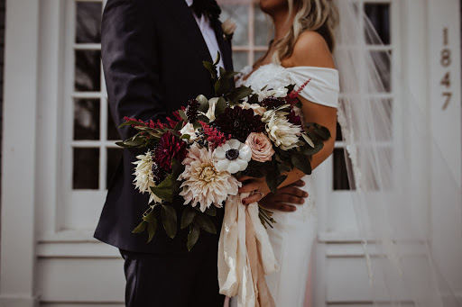 Wedding Planner «Hitched Planning + Floral», reviews and photos, 923 W 17 St, Kansas City, MO 64108, USA