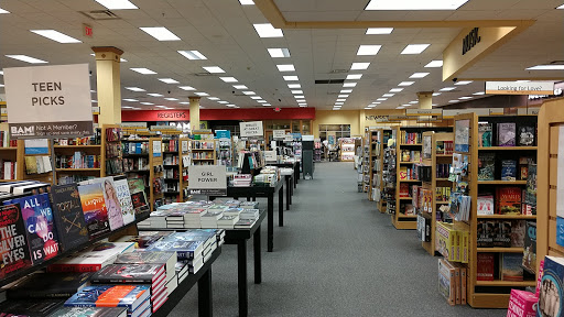 Book Store «Books-A-Million», reviews and photos, 335 Howe Ave, Cuyahoga Falls, OH 44221, USA