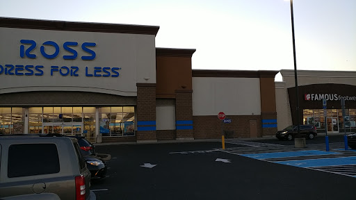 Clothing Store «Ross Dress for Less», reviews and photos, 177 Levittown Pkwy, Levittown, PA 19055, USA