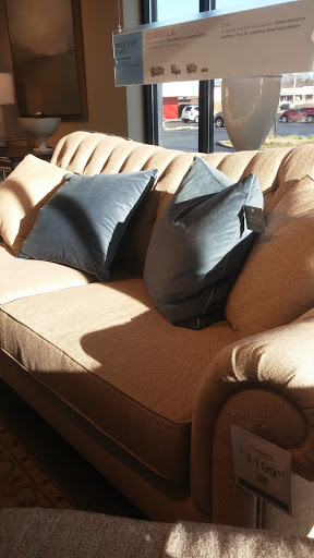 Furniture Store «Havertys Furniture», reviews and photos, 103 N Hurstbourne Pkwy, Louisville, KY 40222, USA