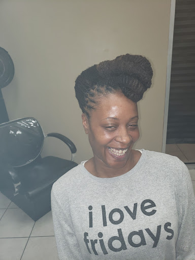 Beauty Salon «Salon Plaza District Heights», reviews and photos, 5614 Silver Hill Rd, District Heights, MD 20747, USA