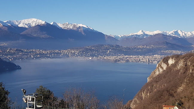 Fussballplatz mit Top Aussicht auf Lake Lugano