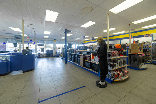 Pawn Shop «La Familia Pawn and Jewelry», reviews and photos, 1707 E Hinson Ave, Haines City, FL 33844, USA