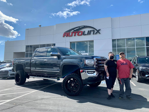 Used Car Dealer «AutoLinx - Luxury Pre-Owned», reviews and photos, 3300 Sonoma Blvd, Vallejo, CA 94590, USA