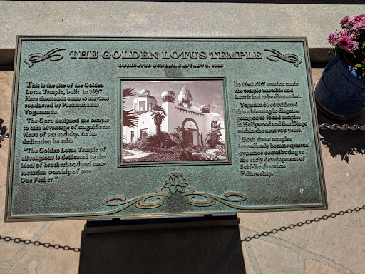 Shopping Mall «Moonlight Plaza Shopping Center», reviews and photos, 315 S Coast Hwy 101, Encinitas, CA 92024, USA