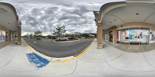 Shopping Mall «Queenstown Premium Outlets», reviews and photos, 441 Outlet Center Dr, Queenstown, MD 21658, USA