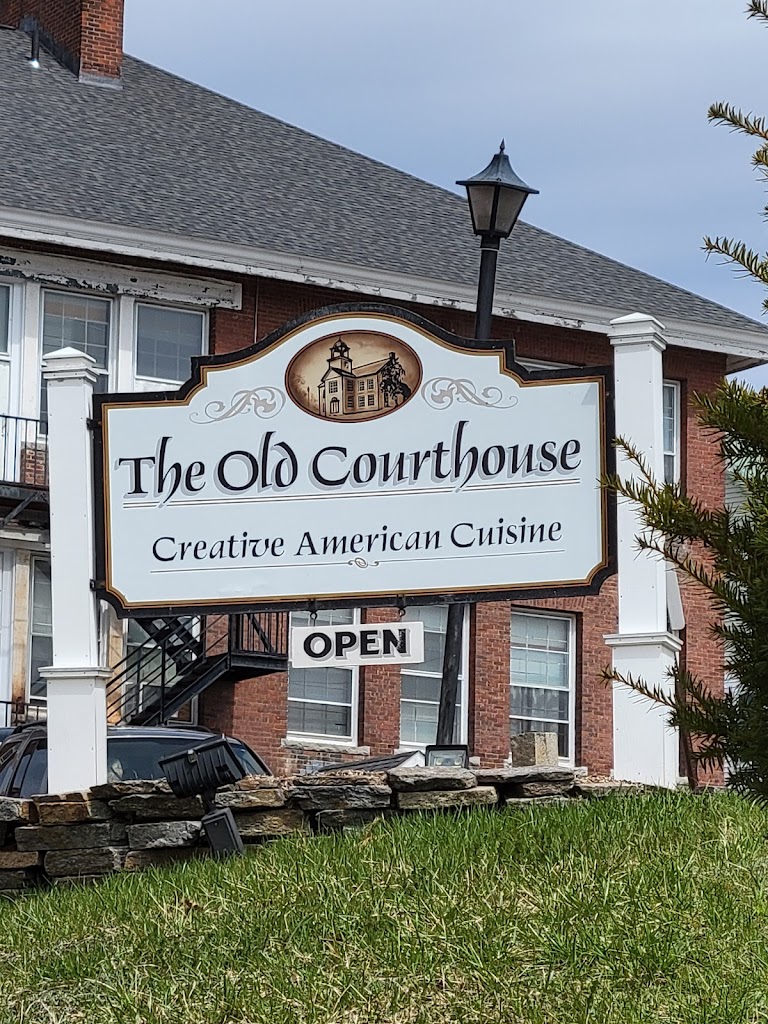 The Old Courthouse 03773