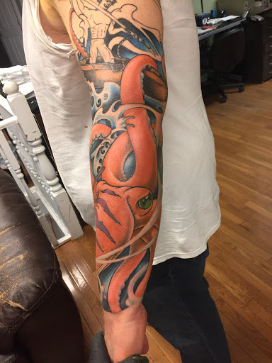 Tattoo Shop «Cloak and Dagger Tattoo Studio», reviews and photos, 1100 Wilmington Ave, Dayton, OH 45420, USA