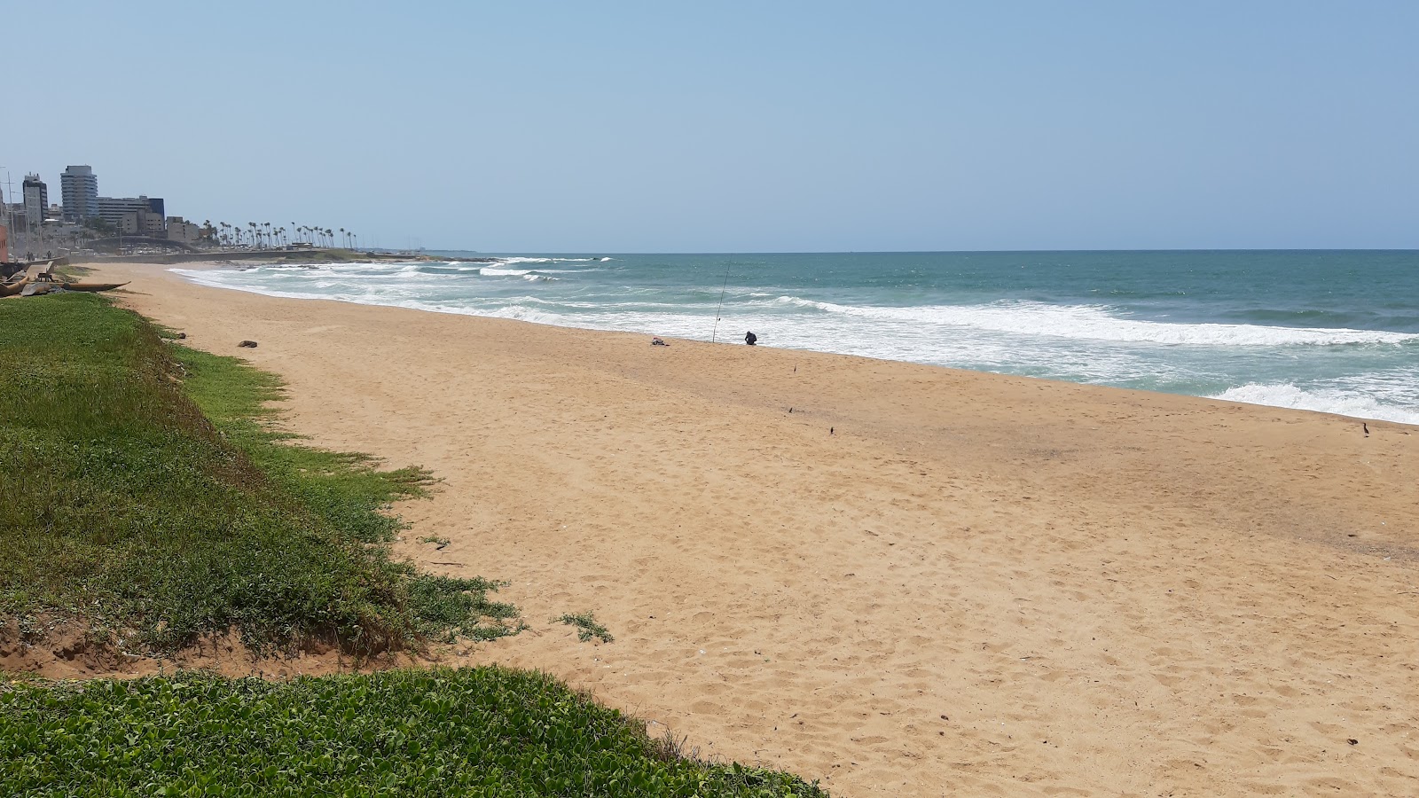 Foto di Praia do Chega Nego con una superficie del sabbia luminosa