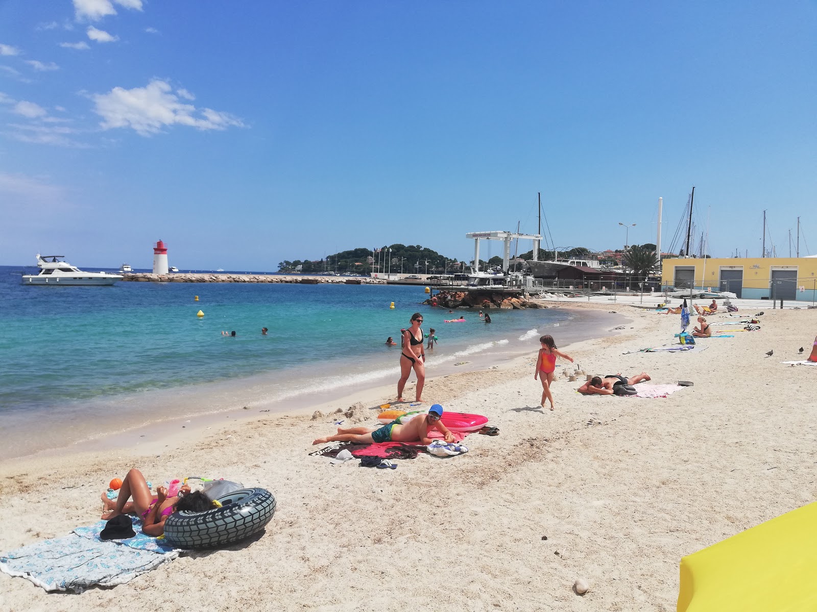 Foto van Plage Cros Dei Pin met kleine baai