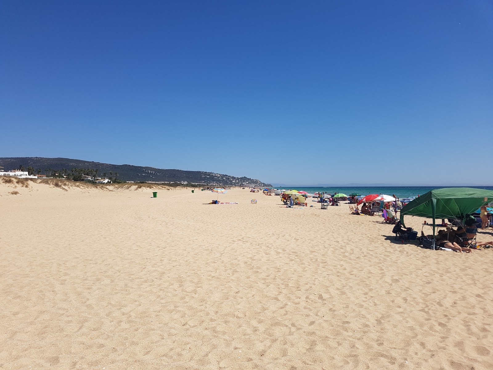 Fotografie cu Playa de Zahara - locul popular printre cunoscătorii de relaxare