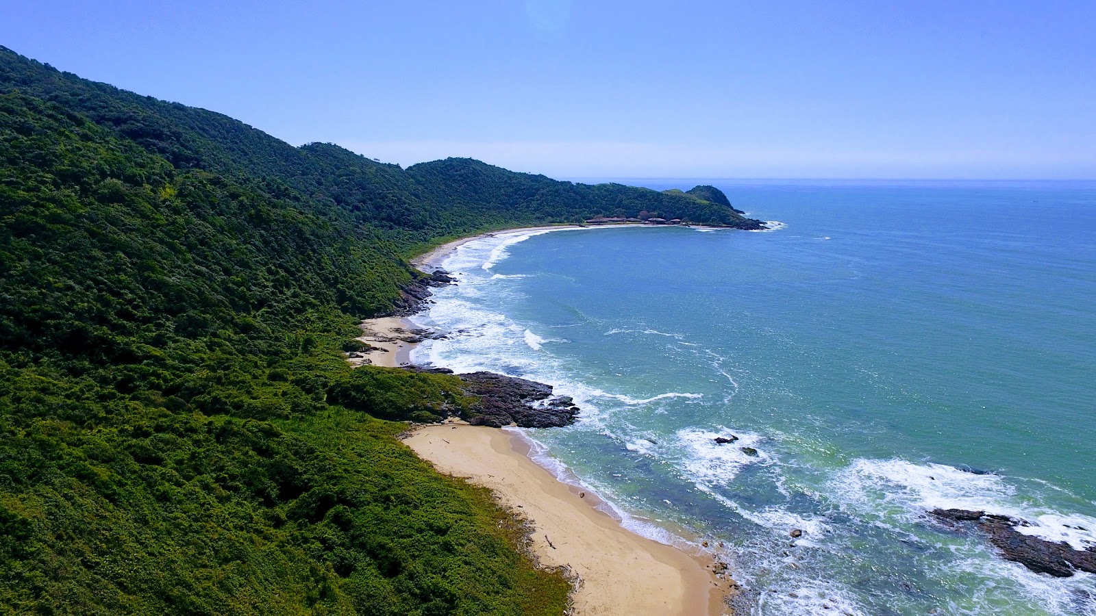 Foto de Praia Do Monge com alto nível de limpeza