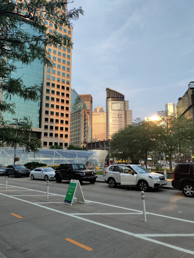 Shopping Mall «Fifth Avenue Place», reviews and photos, 201 Fifth Ave, Pittsburgh, PA 15222, USA