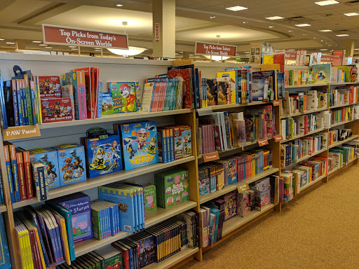 Book Store «Barnes & Noble», reviews and photos, 3195 28th St SE, Grand Rapids, MI 49512, USA
