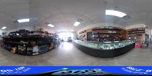 Pawn Shop «International Pawn & Jewelry», reviews and photos, 1725 N Alafaya Trail, Orlando, FL 32826, USA