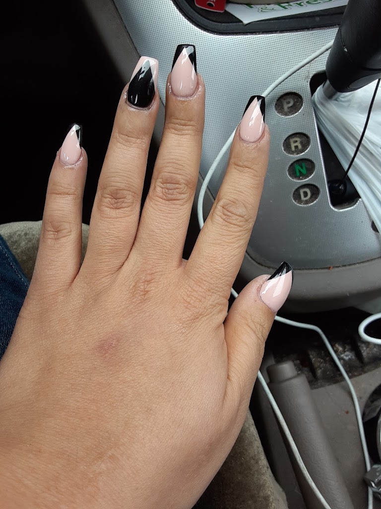 Mandy Nails 42262