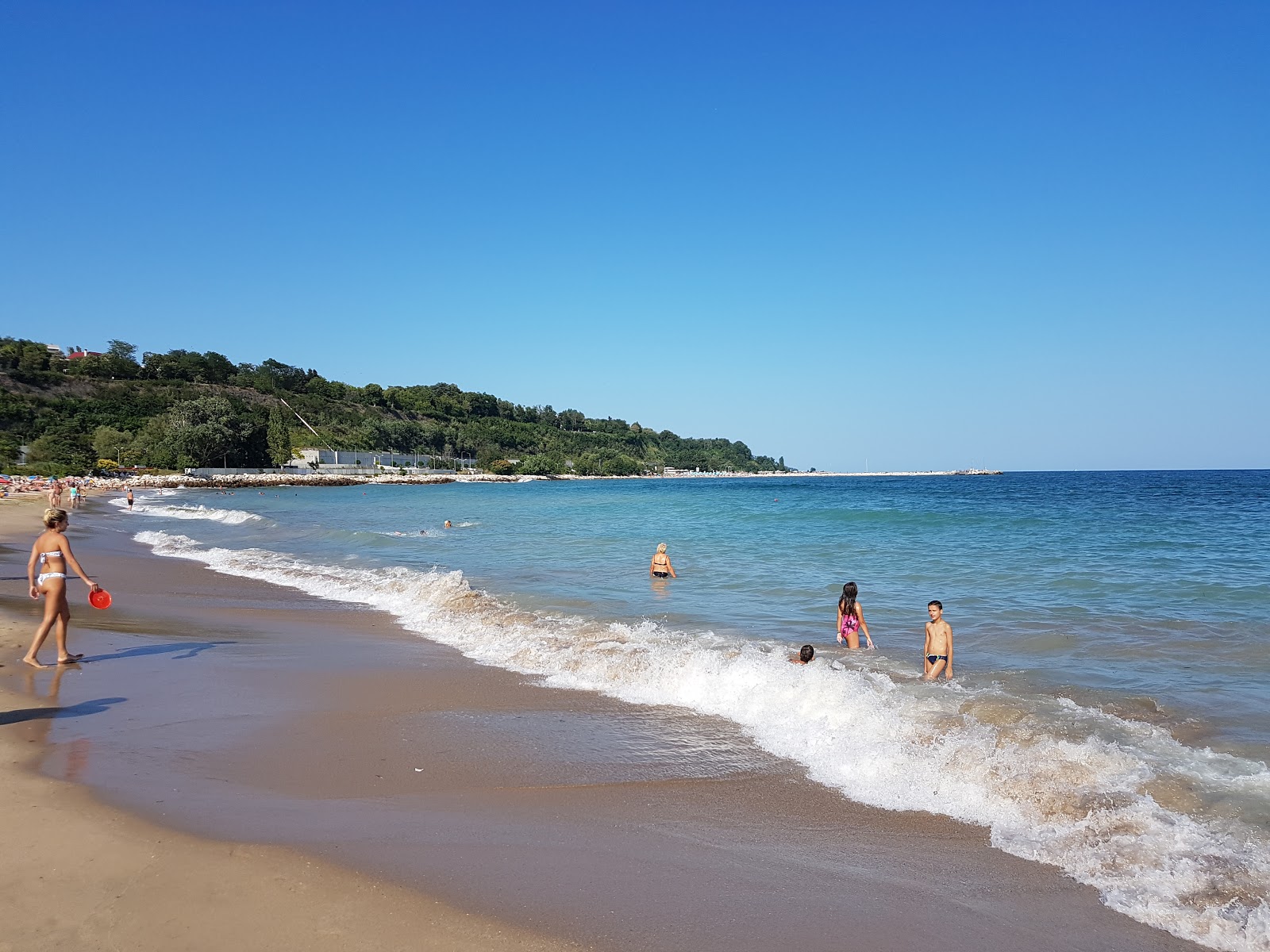 Fotografija Rappongi beach z beli fini pesek površino