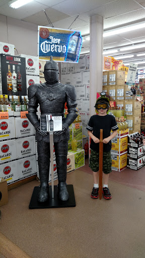 Beer Store «Family Beer & Liquor Store», reviews and photos, 20200 US Rte 20 Frontage Rd, East Dubuque, IL 61025, USA