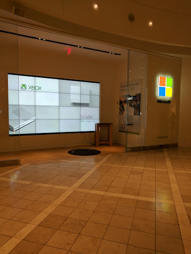 Computer Store «Microsoft Store», reviews and photos, 1 Garden State Plaza Blvd #2303, Paramus, NJ 07652, USA