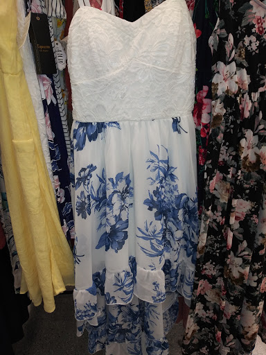 Shopping Mall «Washington Square Mall.», reviews and photos, 4849 W North Ave, Chicago, IL 60639, USA