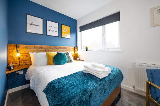 The Mount - 7 Bed En-suite Serviced Accommodation (Inspire Homes)