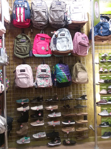 Shoe Store «Journeys», reviews and photos, 11601 108th St #522, Pleasant Prairie, WI 53158, USA