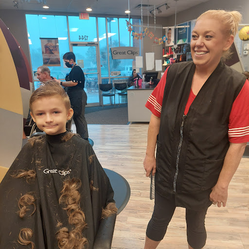 Hair Salon «Great Clips», reviews and photos, 1244 Kingsway Rd, Brandon, FL 33510, USA