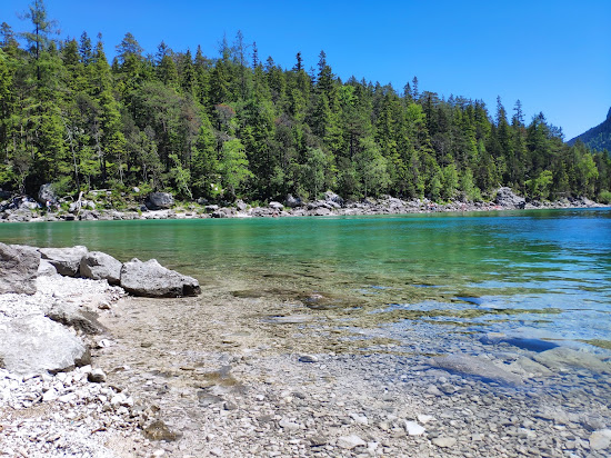Eibsee Rundweg Beach
