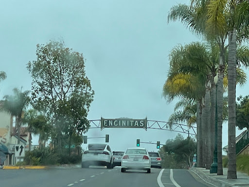 Shopping Mall «Moonlight Plaza Shopping Center», reviews and photos, 315 S Coast Hwy 101, Encinitas, CA 92024, USA