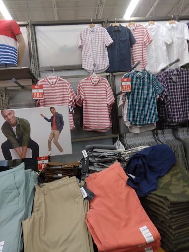 Clothing Store «Old Navy», reviews and photos, 43 Middlesex Turnpike, Burlington, MA 01803, USA