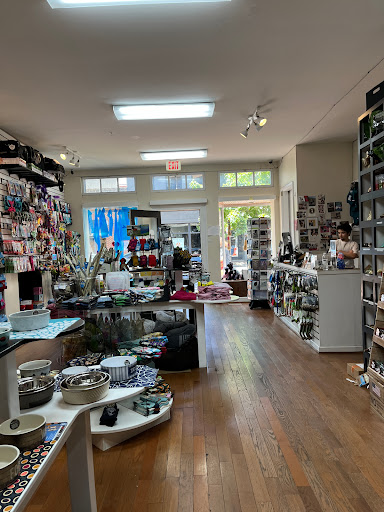 Pet Supply Store «The Dog Park», reviews and photos, 705 King St, Alexandria, VA 22314, USA